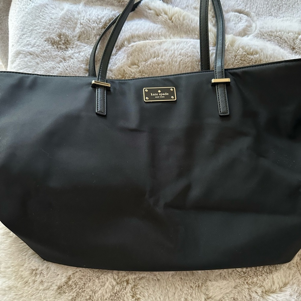 Kate spade tote bag w/ makeup bag